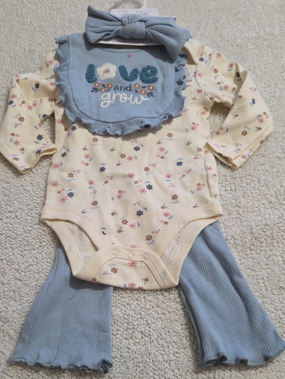 NWT RENE ROFE 4 PC BABY OUTFIT